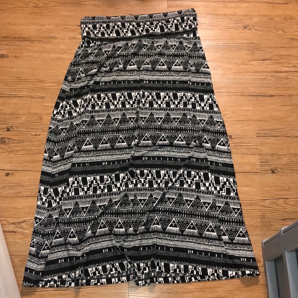 Mossimo Supply Co. Dresses & Skirts - Black and white patterned maxi skirt